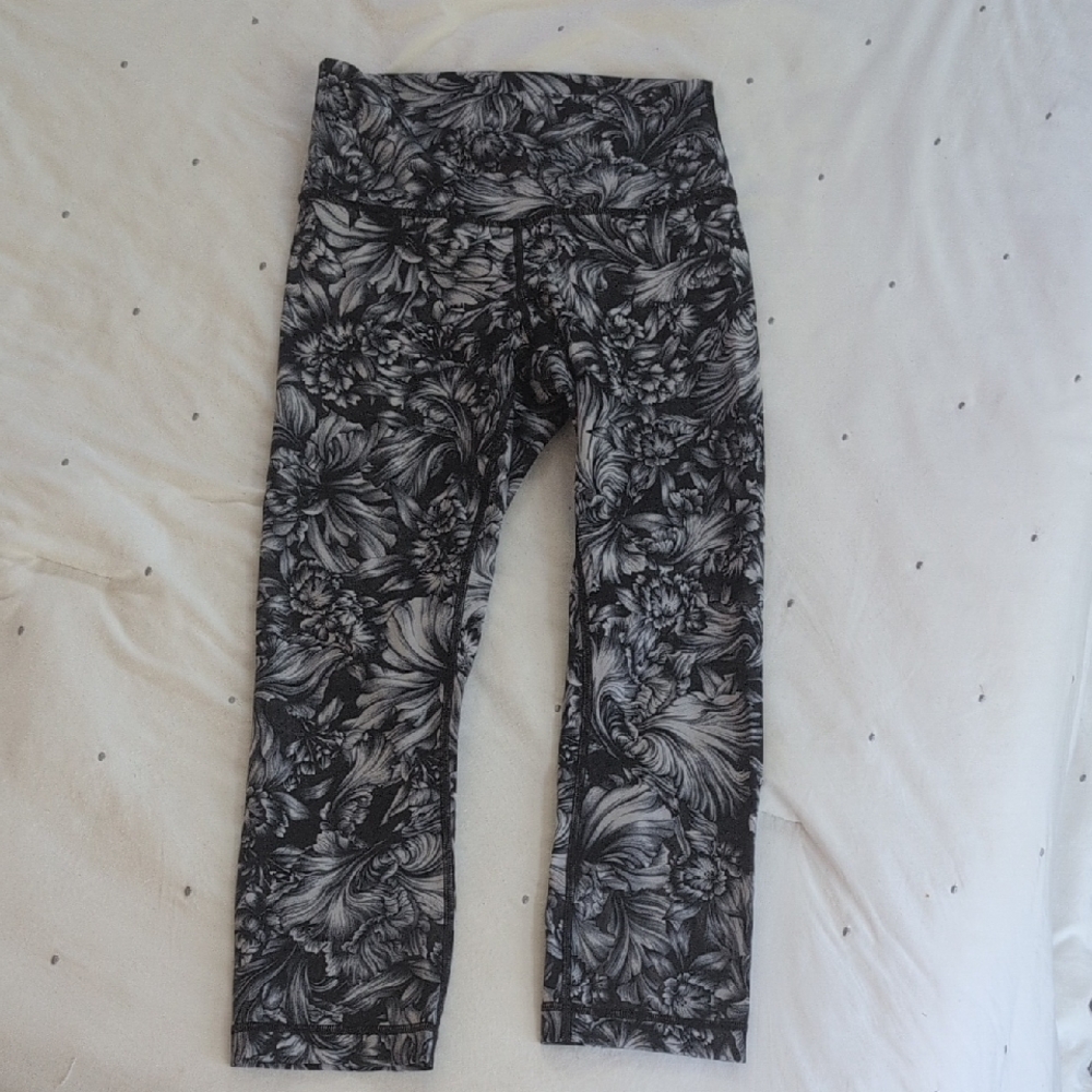 Lululemon Athletica Black and Gray Cropped Pants